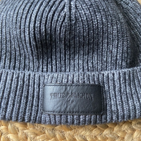 True Religion Patch Logo Ribbed Beanie Cashmere Lambswool Blend Hat - Picture 2 of 6